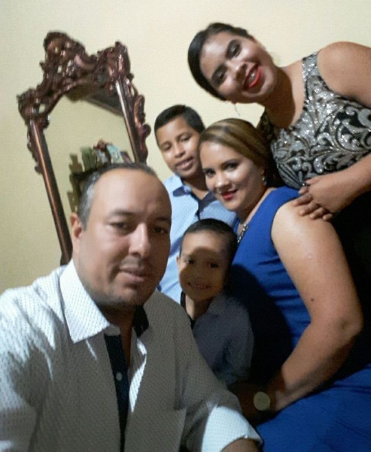 Bayardo Bravo Ortega y familia