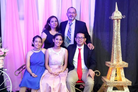 Armando José Bravo Borge y familia