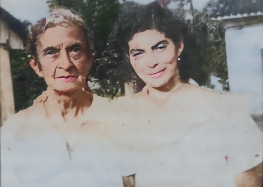 Mercedes Martínez Ocón y Angela Bravo Martínez